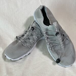 Men's Athletic Shoes in Light Gray size 9